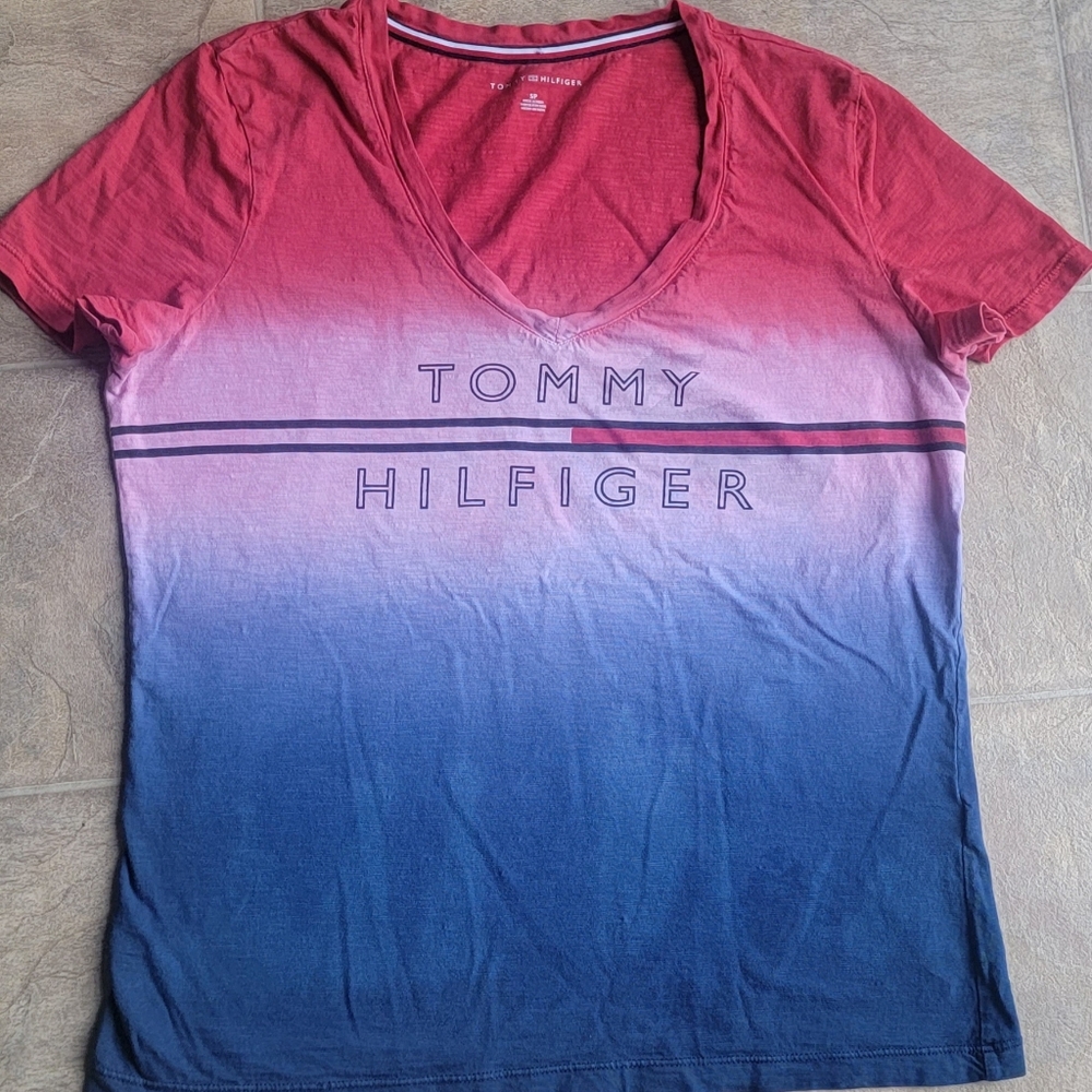 Tommy Hilfiger Women's Ombre V-Neck Tee - Red to Blue
